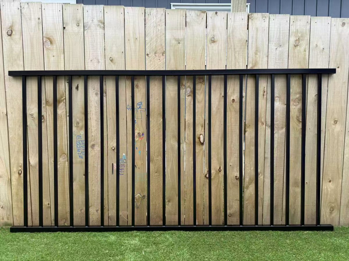 Galvanized Steel Flat Top Fence Type 1